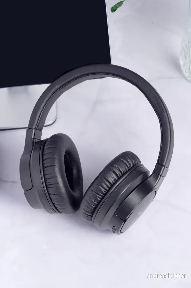 STREETZ BT510 Bluetooth noise-cancelling headphones, black BT510-BLK